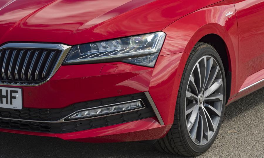 Детали экстерьера Skoda Superb Laurin & Klement 2019 года  (UK) (фото 15 из 30)